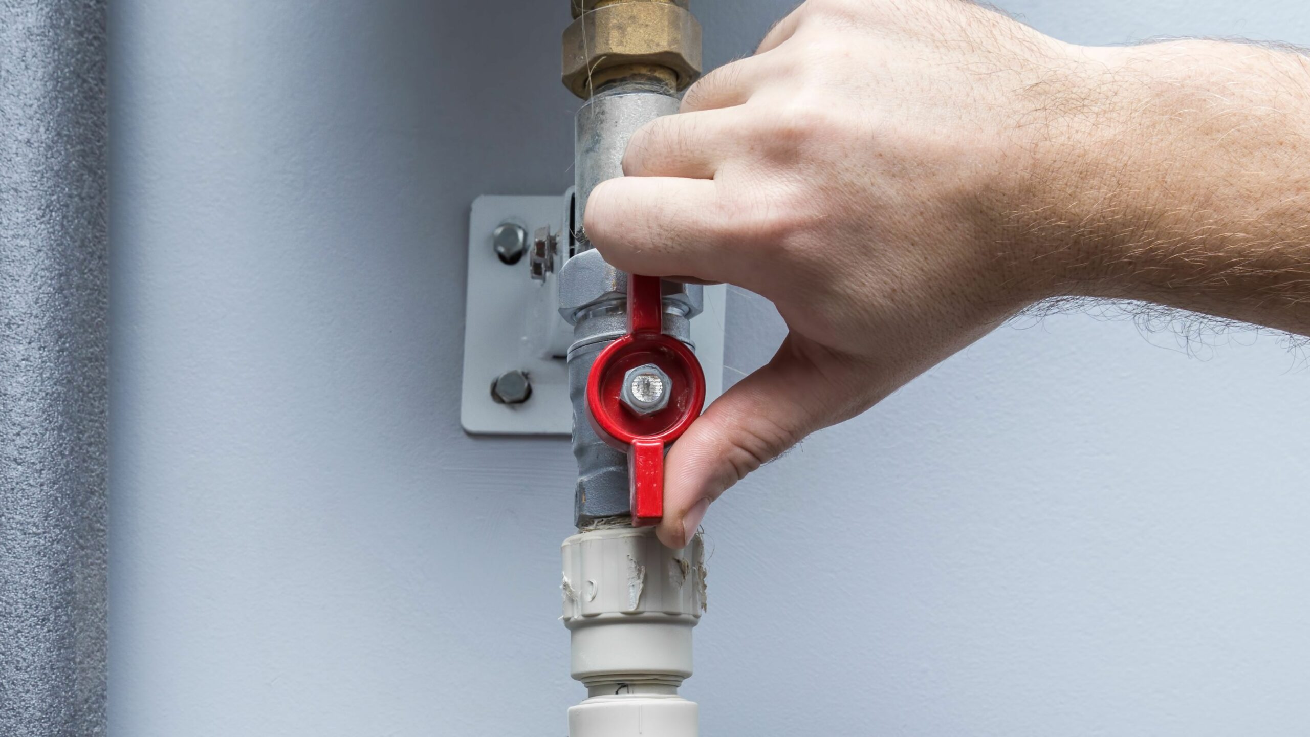 Installer une vanne d’arrêt d’eau