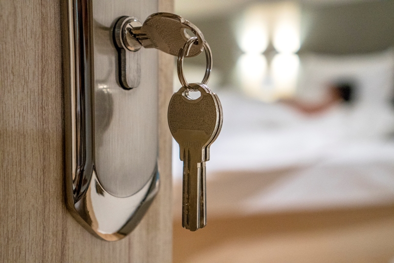 Porte claquée avec les clés à l’intérieur